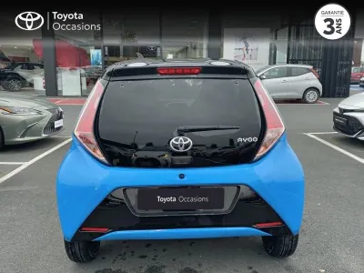 TOYOTA Aygo 1.0 VVT-i 69ch Stop&Start x-cite Bleu Cyan 5p occasion 2016 - Photo 4