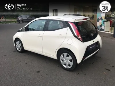 TOYOTA Aygo 1.0 VVT-i 69ch x-play 5p occasion 2017 - Photo 2