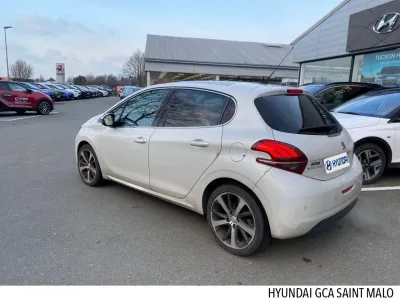 PEUGEOT 208 1.2 PureTech 110ch Féline S&S EAT6 5cv 5p occasion 2016 - Photo 2