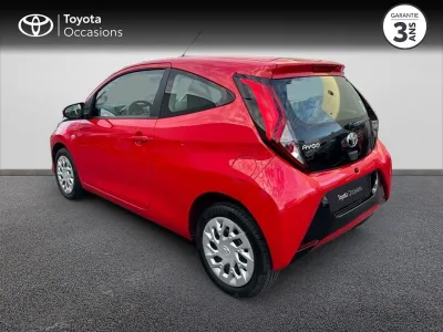 TOYOTA Aygo 1.0 VVT-i 72ch x-play 3p MY20 occasion 2021 - Photo 2