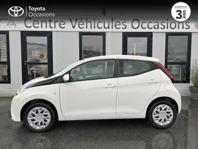 TOYOTA Aygo 1.0 VVT-i 72ch x-play x-app 5p MC18 occasion 2021 - Photo 2