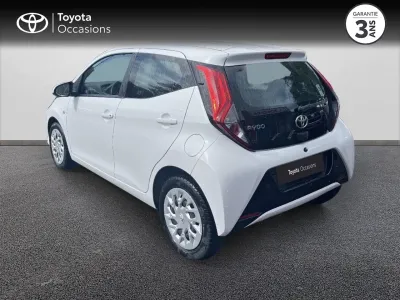 TOYOTA Aygo 1.0 VVT-i 72ch x-play 5p MY20 occasion 2021 - Photo 2