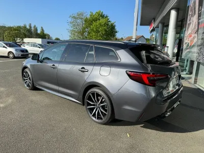 TOYOTA Corolla Touring Spt 2.0 196ch GR Sport MY24 occasion 2024 - Photo 2