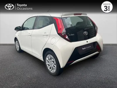 TOYOTA Aygo 1.0 VVT-i 72ch x-play 5p MY20 occasion 2021 - Photo 2