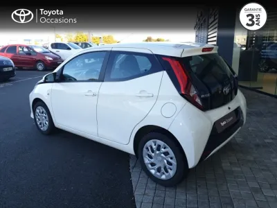 TOYOTA Aygo 1.0 VVT-i 72ch x-play 5p MY20 occasion 2021 - Photo 2