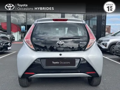 TOYOTA Aygo 1.0 VVT-i 69ch x-play 5p occasion 2017 - Photo 4