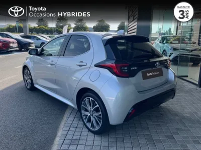 TOYOTA Yaris 116h Iconic 5p occasion 2021 - Photo 2