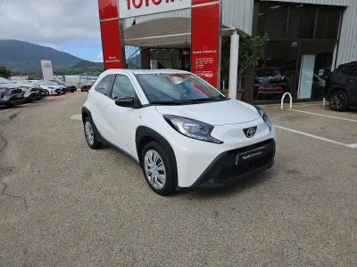 TOYOTA Aygo X 1.0 VVT-i 72ch Dynamic occasion 2022 - Photo 3