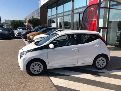 TOYOTA Aygo 1.0 VVT-i 72ch x-play 5p MY20 occasion 2021 - Photo 3