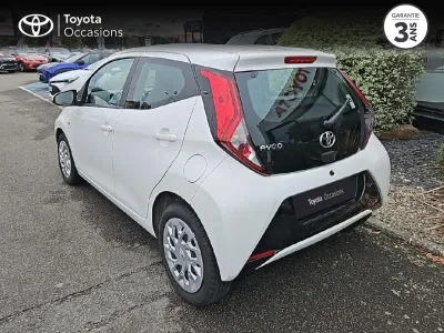 TOYOTA Aygo 1.0 VVT-i 72ch x-play 5p MY21 occasion 2021 - Photo 2