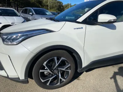 TOYOTA C-HR 122h Edition 2WD E-CVT MC19 occasion 2019 - Photo 3