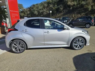 TOYOTA Yaris 116h Iconic 5p MY22 occasion 2020 - Photo 3