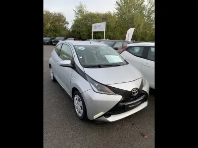 TOYOTA Aygo 1.0 VVT-i 69ch Stop&Start x-play 3p occasion 2014 - Photo 3