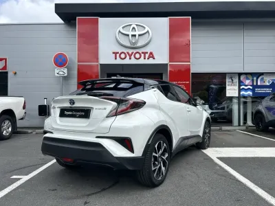 TOYOTA C-HR 122h Graphic 2WD E-CVT RC18 occasion 2018 - Photo 4