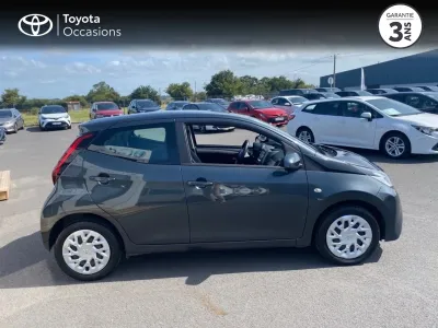 TOYOTA Aygo 1.0 VVT-i 69ch x-play 3p occasion 2019 - Photo 3