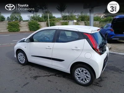 TOYOTA Aygo 1.0 VVT-i 72ch x-play 5p MY20 occasion 2021 - Photo 2