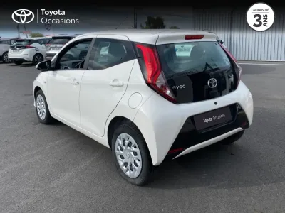 TOYOTA Aygo 1.0 VVT-i 72ch x-play 5p MY20 occasion 2021 - Photo 2