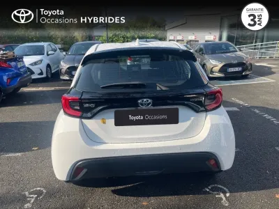 TOYOTA Yaris 116h Dynamic Business 5p + Programme Beyond Zero Academy MY21 occasion 2022 - Photo 4