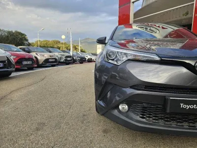 TOYOTA C-HR 122h Edition 2WD E-CVT RC18 occasion 2018 - Photo 3