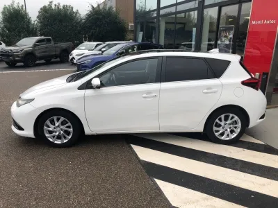 TOYOTA Auris HSD 136h Dynamic occasion 2016 - Photo 3