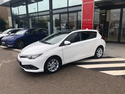 TOYOTA Auris HSD 136h Dynamic occasion 2016 - Photo 2