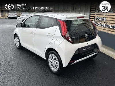 TOYOTA Aygo 1.0 VVT-i 72ch x-play 5p MY20 occasion 2021 - Photo 2