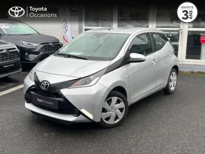 TOYOTA Aygo 1.0 VVT-i 69ch x-play 5p occasion 2017 - Photo 1