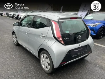 TOYOTA Aygo 1.0 VVT-i 69ch x-play 5p occasion 2017 - Photo 2