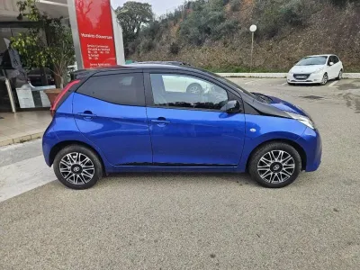 TOYOTA Aygo 1.0 VVT-i 72ch x-clusiv 5p MY20 occasion 2021 - Photo 4