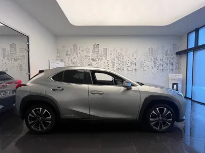 LEXUS UX 250h 2WD Premium Edition MY21 occasion 2021 - Photo 4