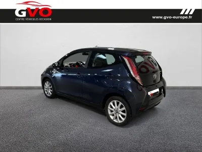 TOYOTA Aygo 1.0 VVT-i 69ch x-play x-shift 5p occasion 2014 - Photo 2