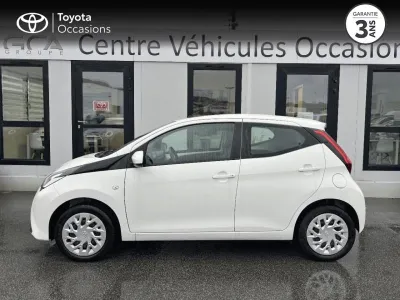 TOYOTA Aygo 1.0 VVT-i 72ch x-play 5p MY21 occasion 2022 - Photo 3