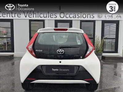 TOYOTA Aygo 1.0 VVT-i 72ch x-play 5p MY21 occasion 2022 - Photo 4