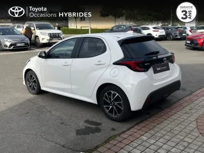 TOYOTA Yaris 116h Design 5p MY22 occasion 2023 - Photo 2