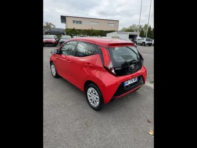 TOYOTA Aygo 1.0 VVT-i 72ch x-play 5p MY21 occasion 2021 - Photo 2