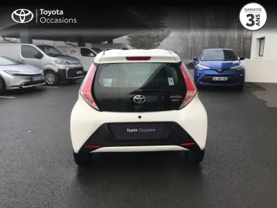 TOYOTA Aygo 1.0 VVT-i 69ch Stop&Start x-play 5p occasion 2014 - Photo 4