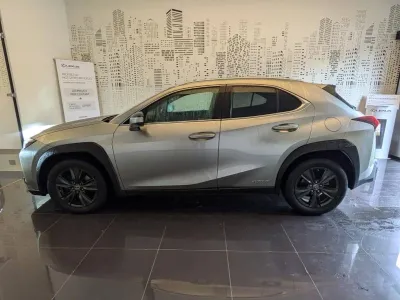 LEXUS UX 250h 2WD Luxe Plus MY21 occasion 2022 - Photo 4