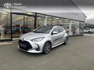 TOYOTA Yaris 116h Iconic Pano Tech 5p MY22 occasion 2021 - Photo 1