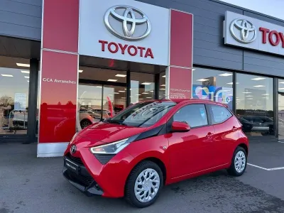 TOYOTA Aygo 1.0 VVT-i 72ch x-play 5p MY20 occasion 2021 - Photo 4