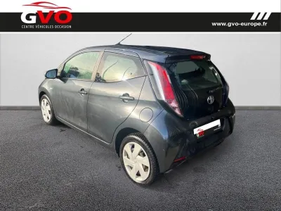 TOYOTA Aygo 1.0 VVT-i 69ch x-play x-shift 5p occasion 2015 - Photo 2