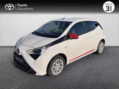 TOYOTA Aygo 1.0 VVT-i 72ch x-play 5p MY21 occasion 2021 - Photo 1