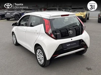 TOYOTA Aygo 1.0 VVT-i 72ch x-play x-shift 5p MY20 occasion 2021 - Photo 2