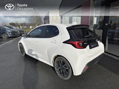 TOYOTA Yaris 116h Design PackNav 5p occasion 2022 - Photo 2