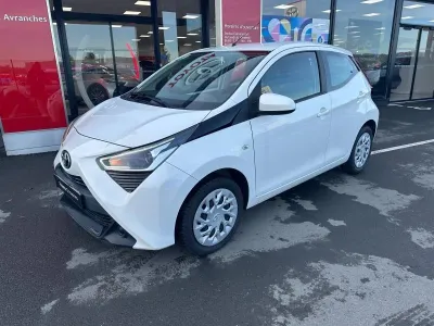 TOYOTA Aygo 1.0 VVT-i 72ch x-play 5p occasion 2021 - Photo 4