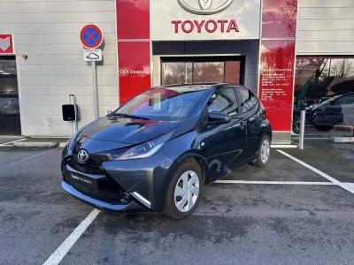 TOYOTA Aygo 1.0 VVT-i 69ch x-play 5p occasion 2017 - Photo 1