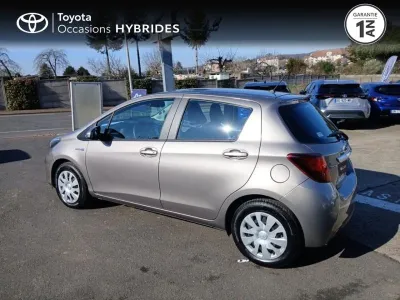 TOYOTA Yaris HSD 100h Dynamic 5p occasion 2015 - Photo 2