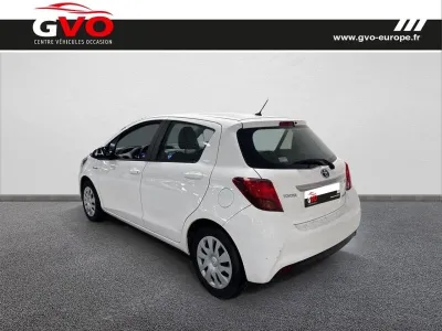 TOYOTA Yaris HSD 100h Dynamic 5p occasion 2015 - Photo 2