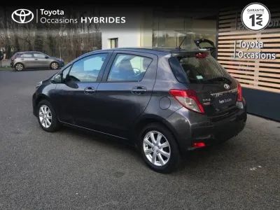 TOYOTA Yaris 69 VVT-i Tendance 5p occasion 2013 - Photo 2