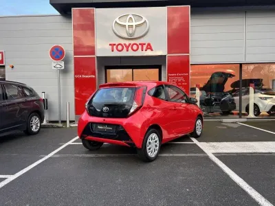 TOYOTA Aygo 1.0 VVT-i 72ch x-play 5P MY19 occasion 2021 - Photo 4