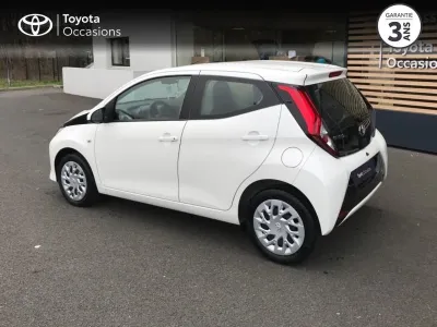 TOYOTA Aygo 1.0 VVT-i 72ch x-play 5p MY20 occasion 2021 - Photo 2